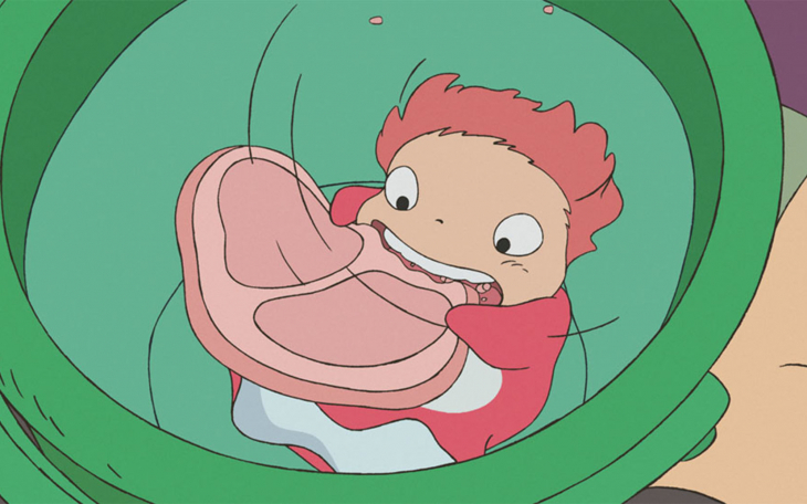 Ponyo dans un bol en train de manger