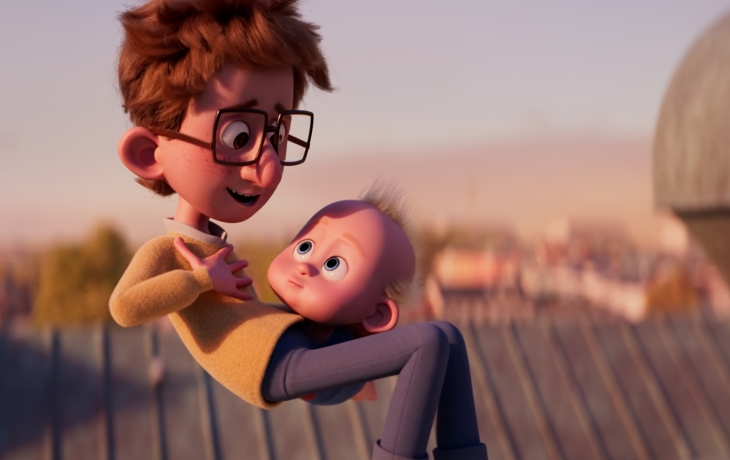 Bébé qui vole en portant son grand frère