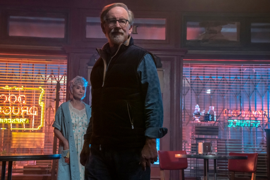 Spielberg dans un dinner le soir