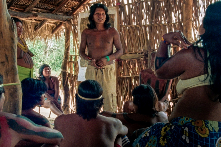 Tribu en plein conseil 