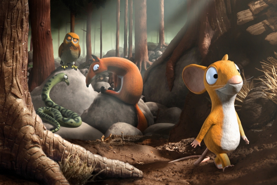 Petite souris se promène dans les bois mais derrière elle se trouve le renard, le serpent et le hibou.