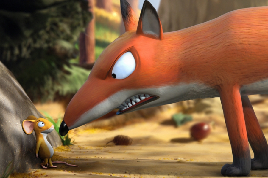 La souris est prise au piège, face au renard.