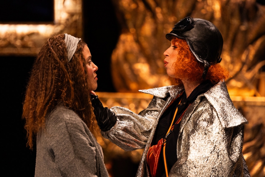 2 comédiennes face à face