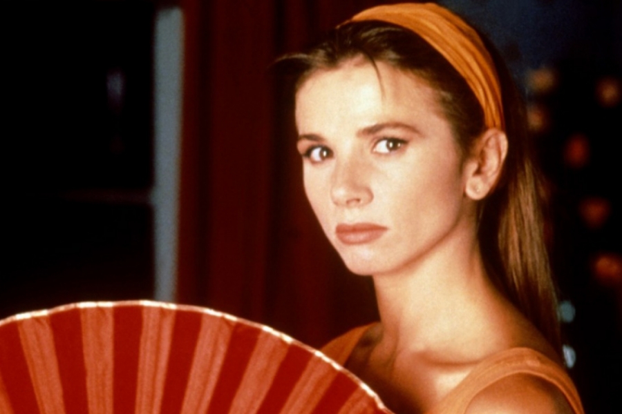 Femme l'air sérieux