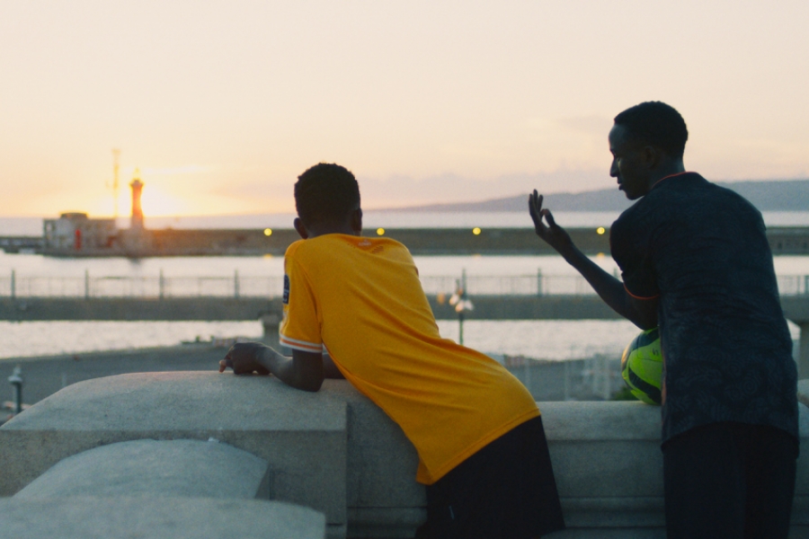 Deux garçons sur un rooftop