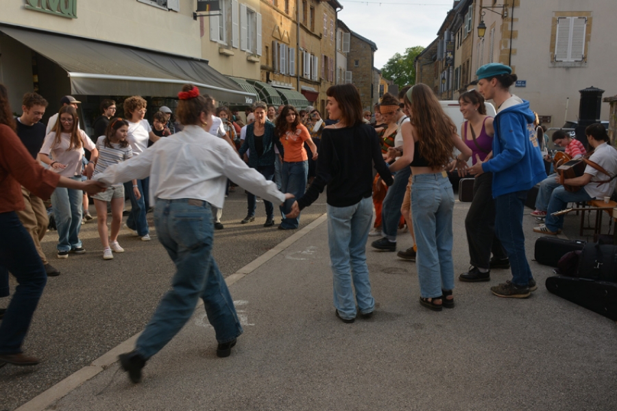 Danseuse dans la rue