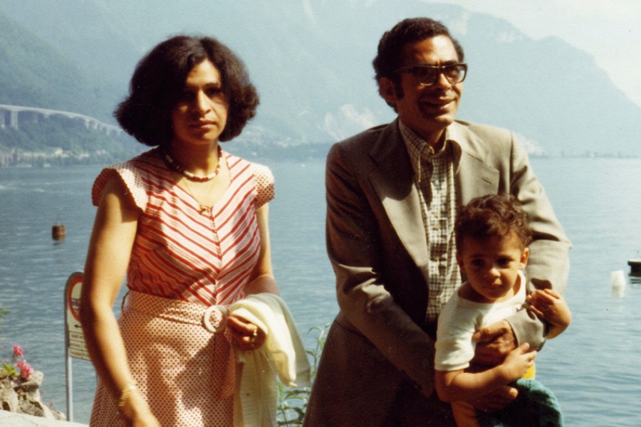 Photo d'époque avec un homme, sa femme et l'enfant