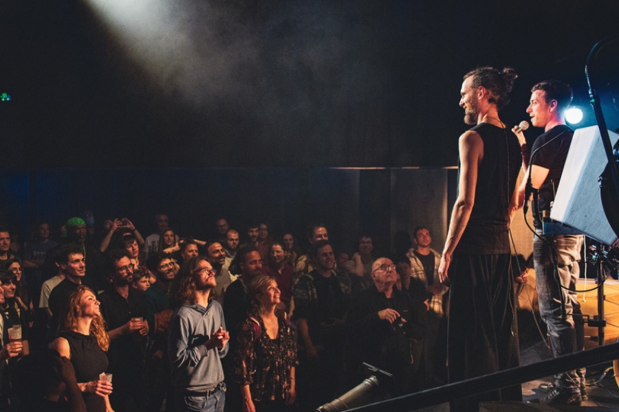 Concert de Strom avec du public