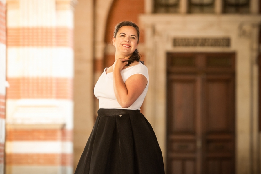 Photo portrait de la soprano Anaïs Constans 