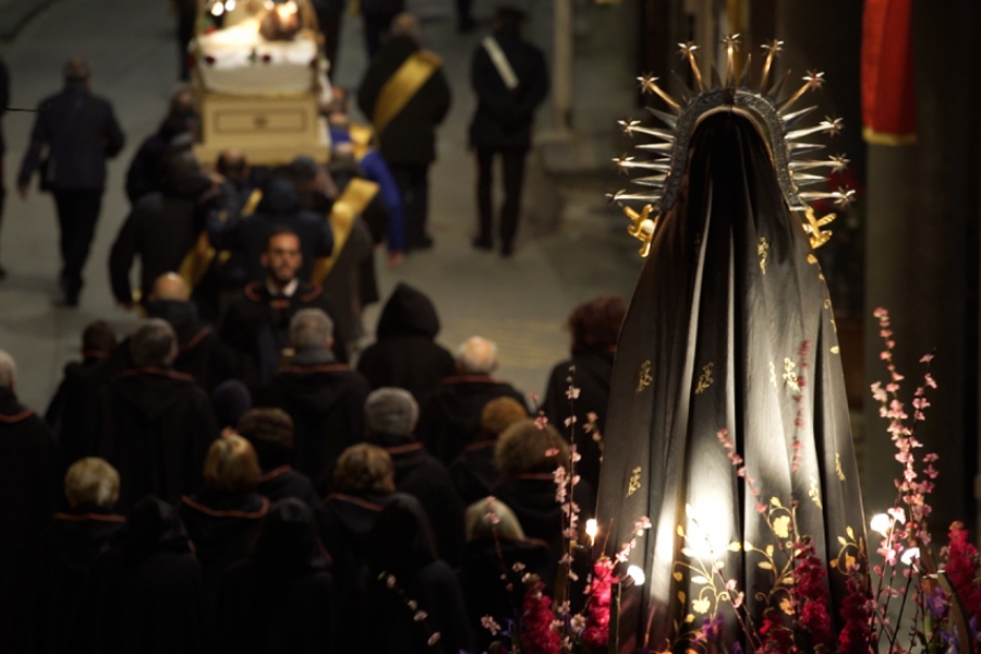 Procession dans la rue