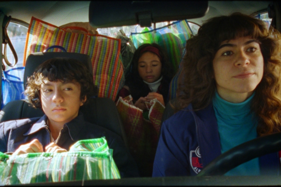 Famille dans une voiture pleine à craquer