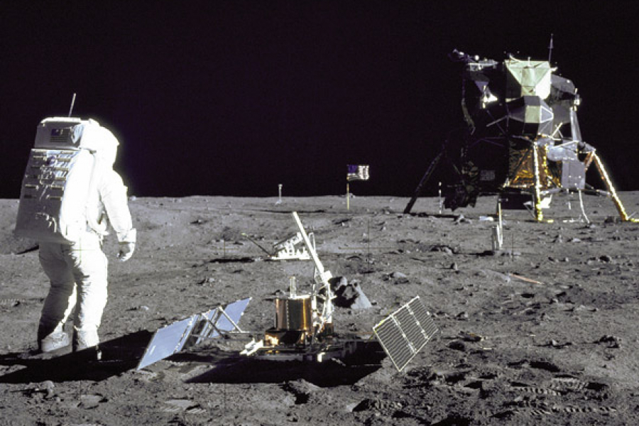 Le mois du doc MOONWALK ONE